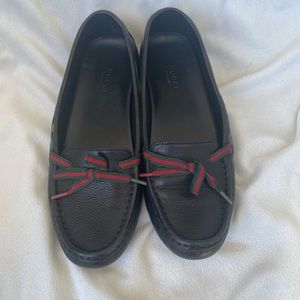 Gucci Black Leather Flats with Green & Red Ribbon Bow